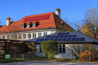 PV-Anlage auf dem Dach des GEZ