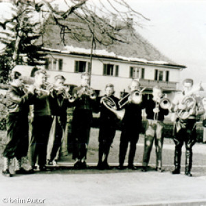 Gründungschor vor Gemeindehaus