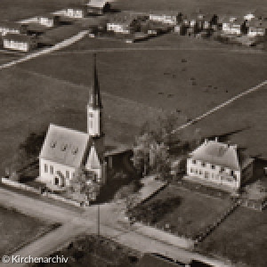 Täufer Johannis Kirche mit Pfarrhaus